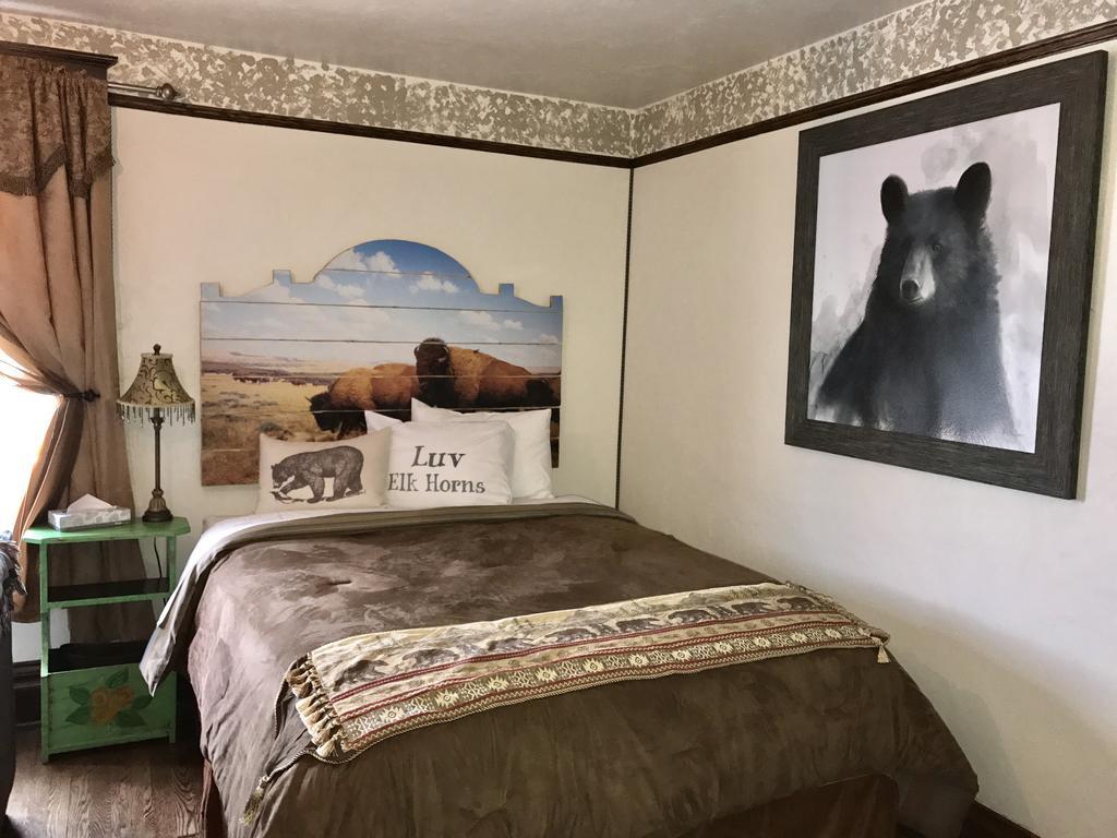 Park Hotel Yellowstone Suites Гардинър Екстериор снимка